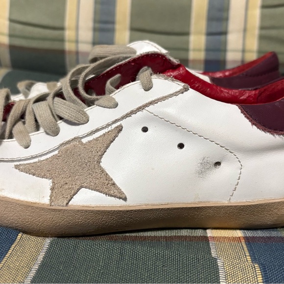 Golden Goose Women's Super-Star ice-gray suede star and red nappa heel tab - Picture 2 of 4